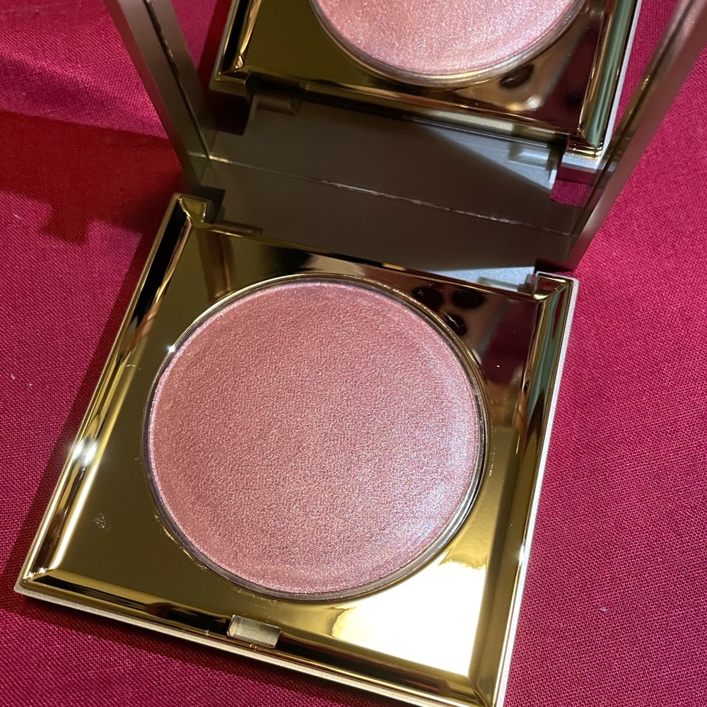 Stila Heaven’s hue highlighter (magnificence)